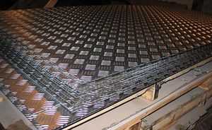 Лист алюминиевый рифленый 4х1500х3000мм (Квинтет) ТУ 1-801--20-2008